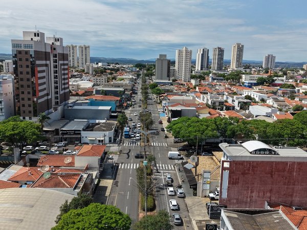 Prefeitura realiza obras de readequação viária e modernização da Avenida Presidente Kennedy