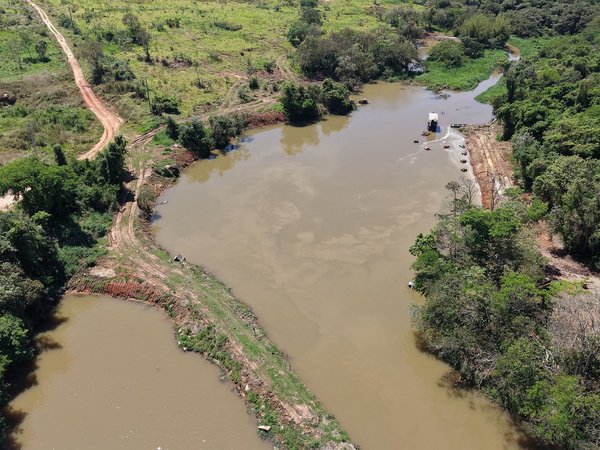Saae realiza limpeza no Ribeirão Piraí e aumenta capacidade de captação