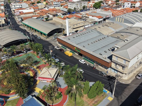 Prefeitura realiza recapeamento da Rua Walter Pimentel, no Jardim Califórnia